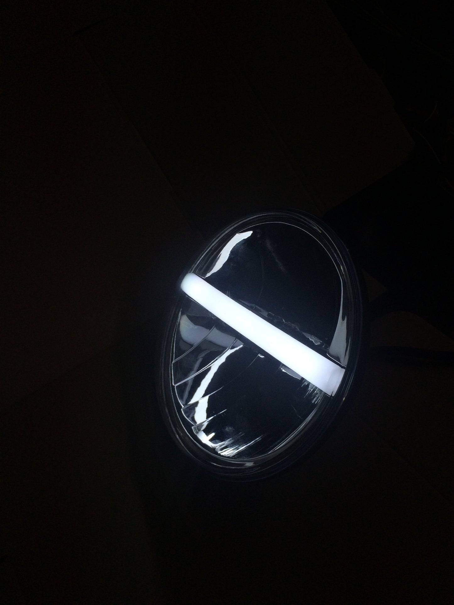 7-Inch LED Headlight with Center DRL and Turn Signal